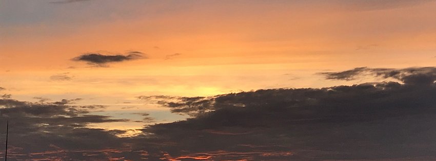 ［社会の窓］きれいな夕焼けの向こうで…