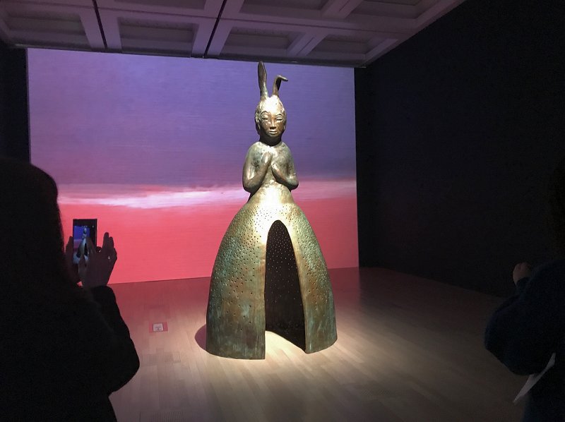 5608　本日無料の国立新美術館へ