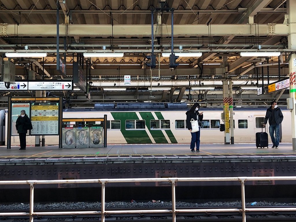 6230　185系電車と回転レストラン