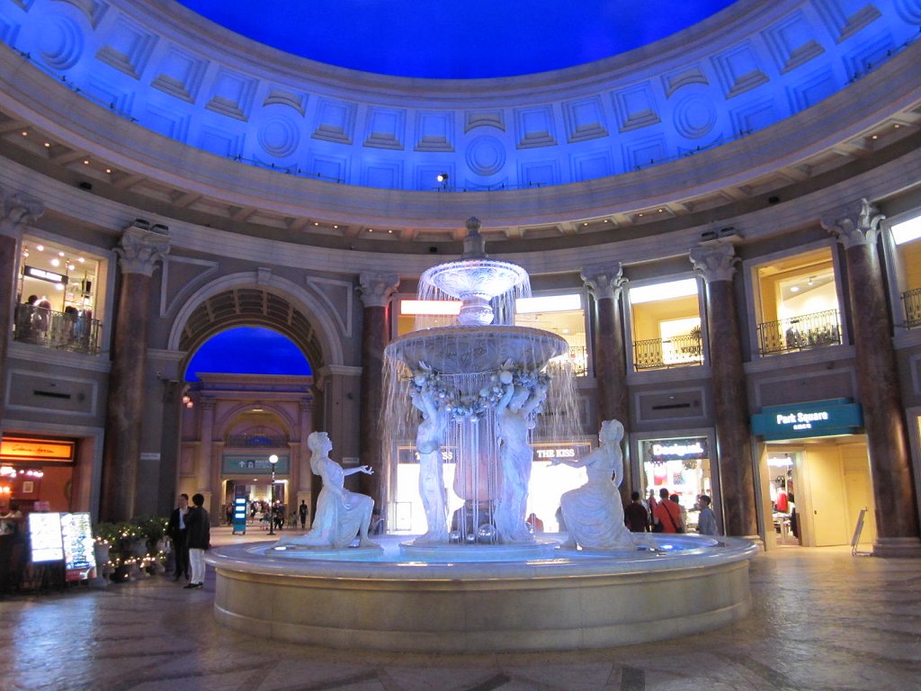 6379　激変の発表がお台場でも新宿西口でも