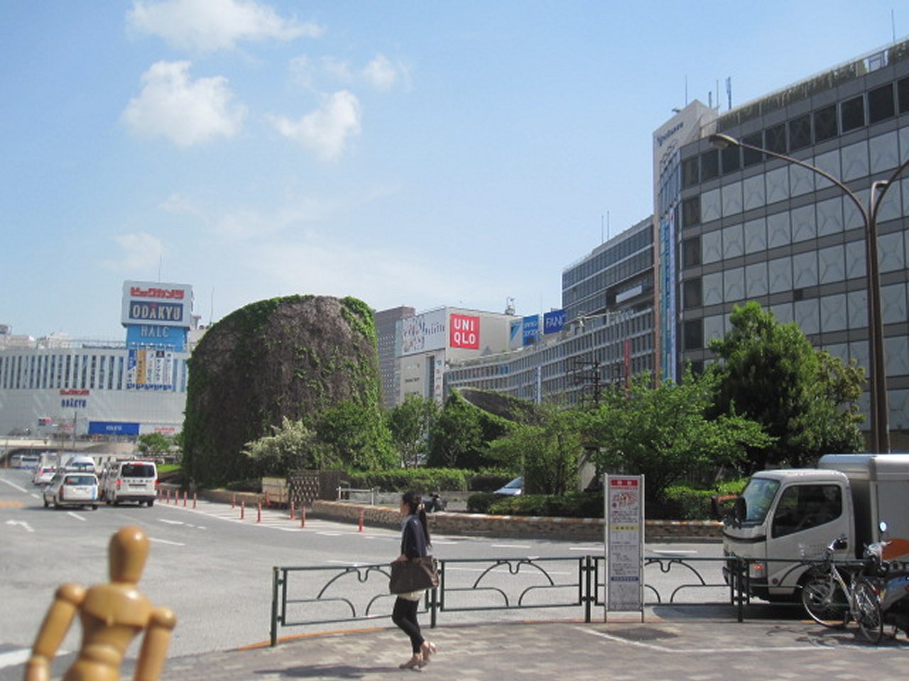 新宿西口の換気塔（写真は2011年5月）
