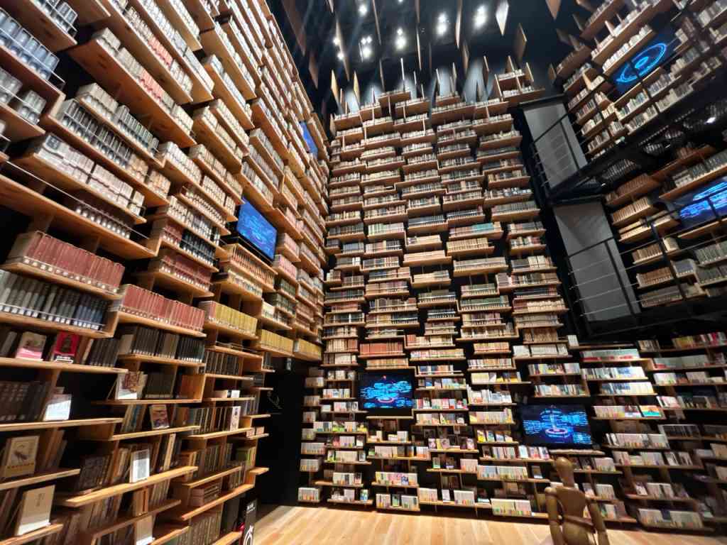 8042　角川武蔵野ミュージアム「EDIT TOWN ブックストリート」